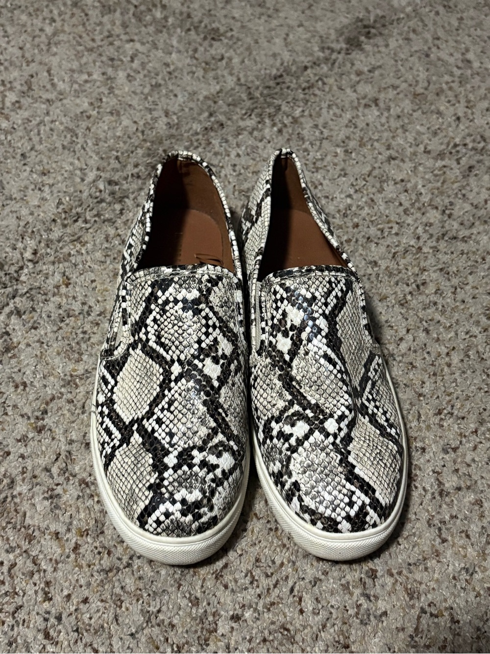 Express‎ Slip On Sneakers Womens Size 9 Gray Snakeskin Print Animal Print Edgy